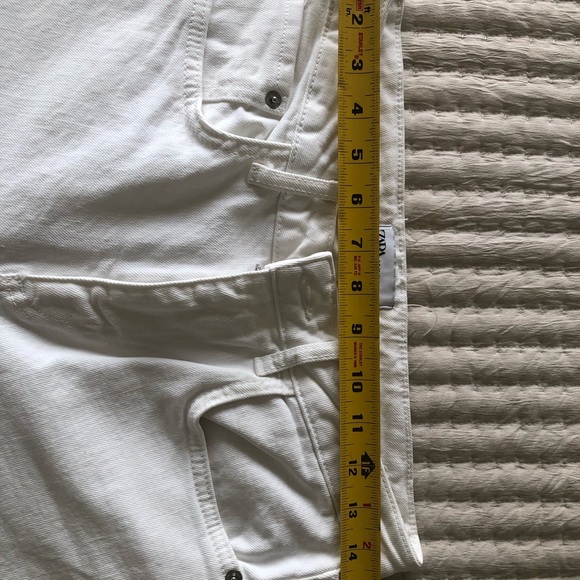Zara women’s high waist cropped white jeans. Sz 8 - Picture 4 of 7